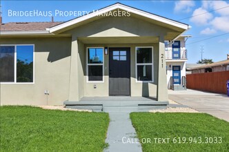 211 Hensley St in San Diego, CA - Building Photo - Building Photo