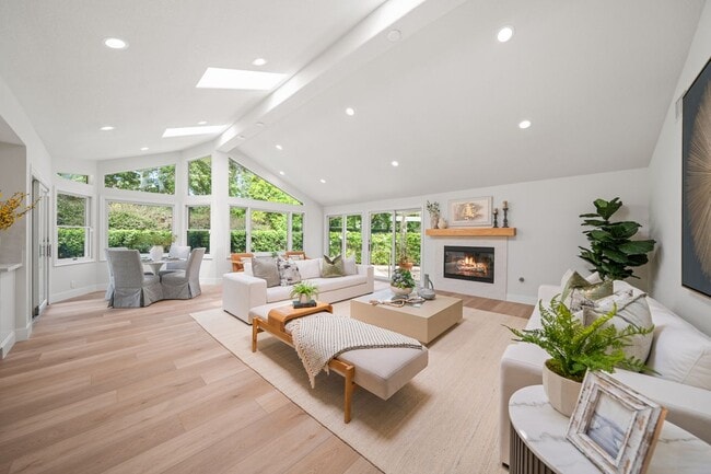 12 Creekside in Irvine, CA - Building Photo - Building Photo