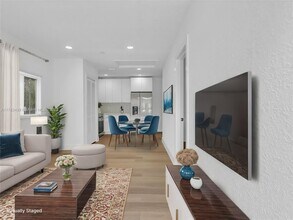 470 NE 165th St in Miami, FL - Building Photo - Building Photo