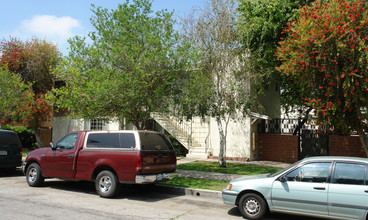 7505 Canby Ave in Reseda, CA - Building Photo - Building Photo