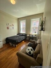 1185 Commonwealth Ave in Boston, MA - Building Photo - Building Photo