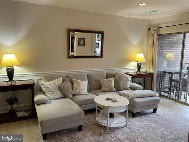 8310 Tobin Rd in Annandale, VA - Building Photo - Building Photo