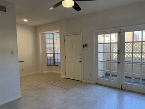 2121 El Paseo St in Houston, TX - Foto de edificio - Building Photo