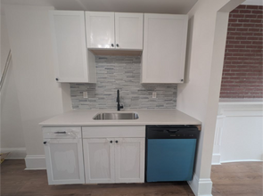 56 Madison Ave, Unit 2 in Jersey City, NJ - Building Photo - Building Photo