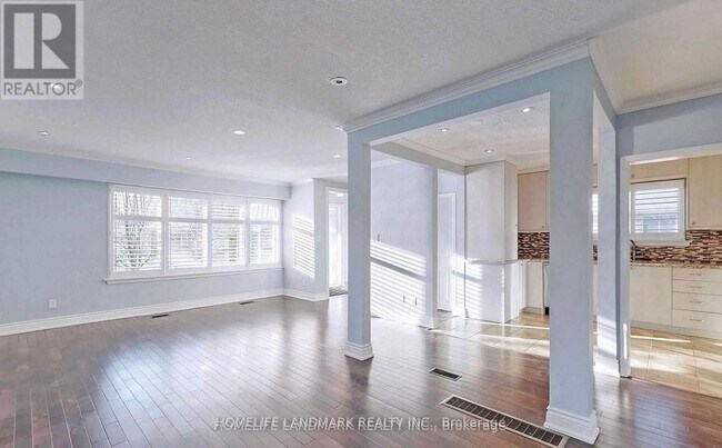 381 Osiris Dr in Richmond Hill, ON - Building Photo - Building Photo