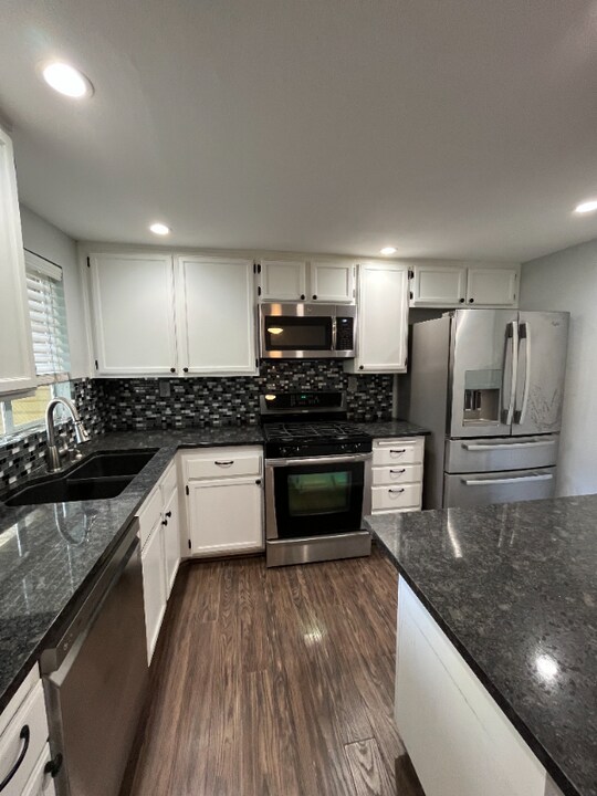 23478 Cambridge Rd in Yorba Linda, CA - Building Photo