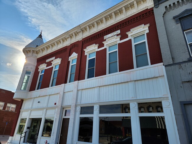 1104 6th St in Nevada, IA - Building Photo - Building Photo