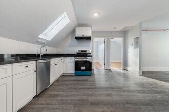 108 Paul Gore St in Boston, MA - Building Photo - Building Photo