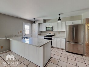 537 E Laguna Dr in Tempe, AZ - Building Photo - Building Photo