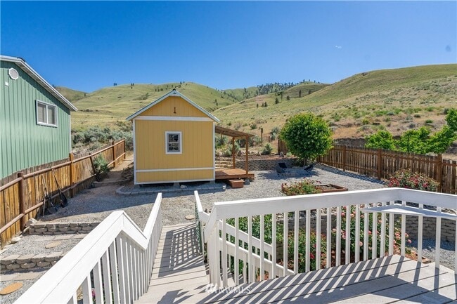 332 E Prospect St in Chelan, WA - Building Photo - Building Photo