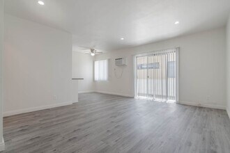 del14648 in Van Nuys, CA - Building Photo - Interior Photo