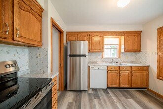 21709 Halworth Rd in Shaker Heights, OH - Building Photo - Building Photo