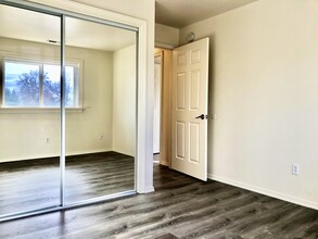 583 Van Wey Cir, Unit D in Eagle Point, OR - Building Photo - Building Photo