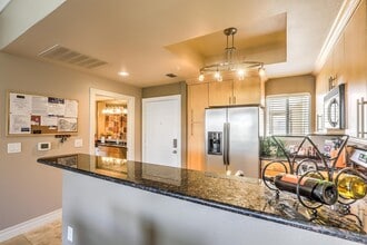260 E Flamingo Rd in Las Vegas, NV - Building Photo - Building Photo