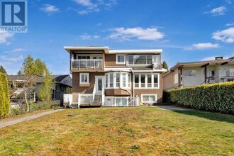 7865 Elwell St in Burnaby, BC - Building Photo - Building Photo