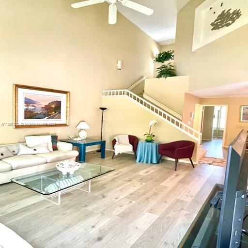 property at 905 Mainsail Cir