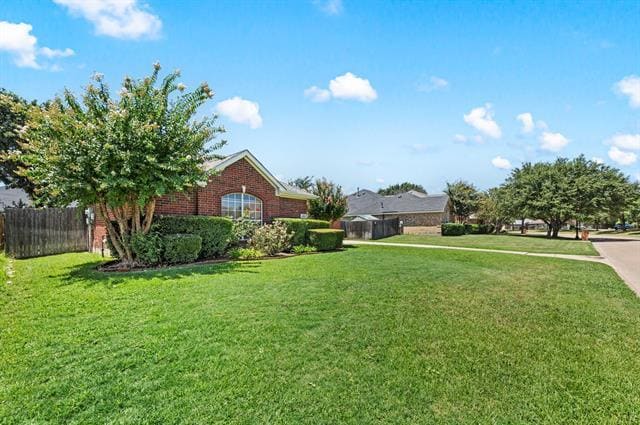 303 Village Trail in Trophy Club, TX - Foto de edificio - Building Photo