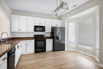 812 Walnut Woods Dr in Morrisville, NC - Building Photo - Building Photo