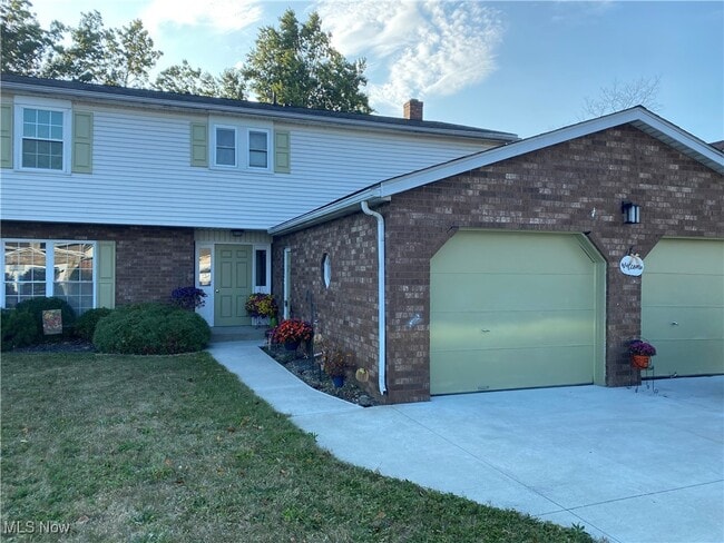 property at 3012 Forest Ln