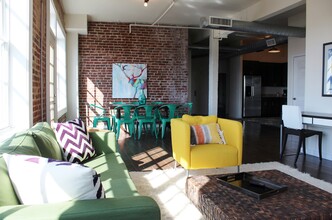 Frankford Lofts in Philadelphia, PA - Foto de edificio - Building Photo
