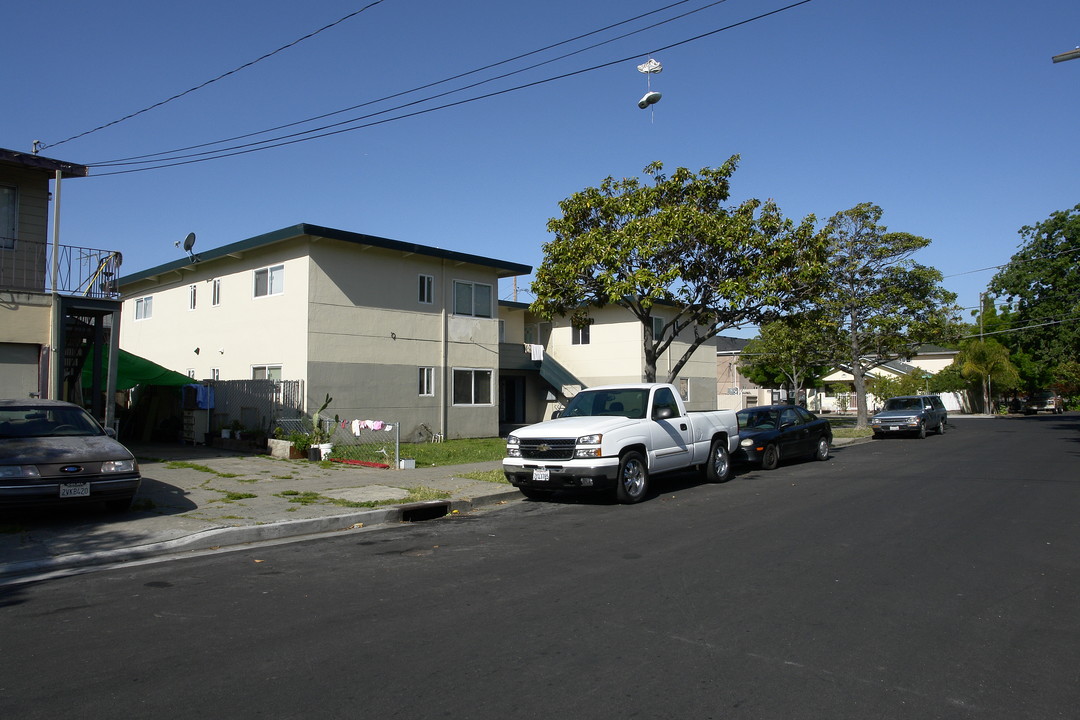 1104 Hilton St in Redwood City, CA - Foto de edificio