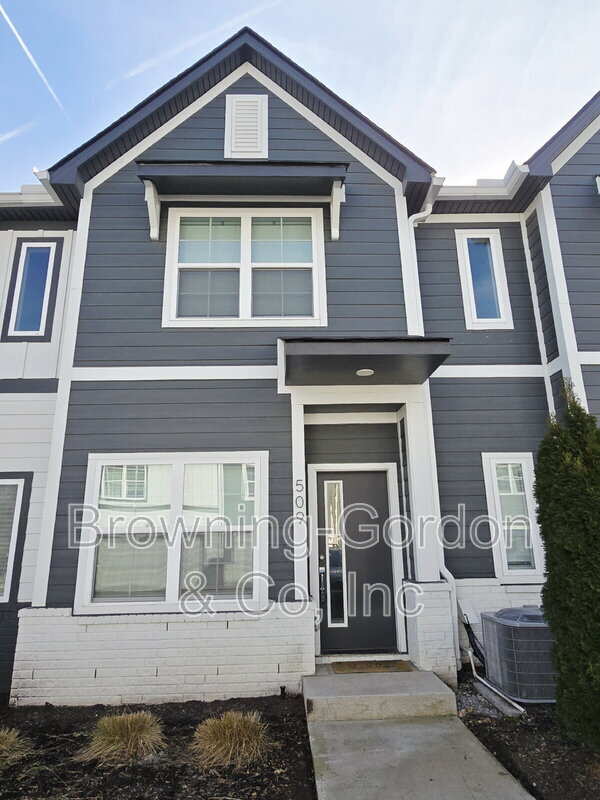 property at 700 N Dupont Ave