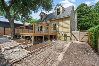 2111 Kenwood Ave in Austin, TX - Building Photo - Building Photo