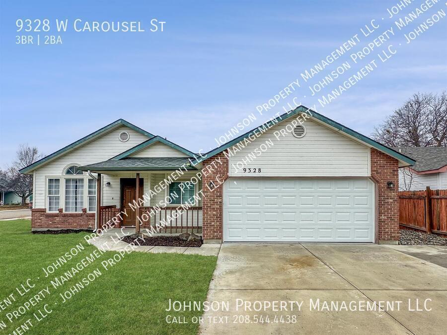 9328 W Carousel St in Boise, ID - Foto de edificio