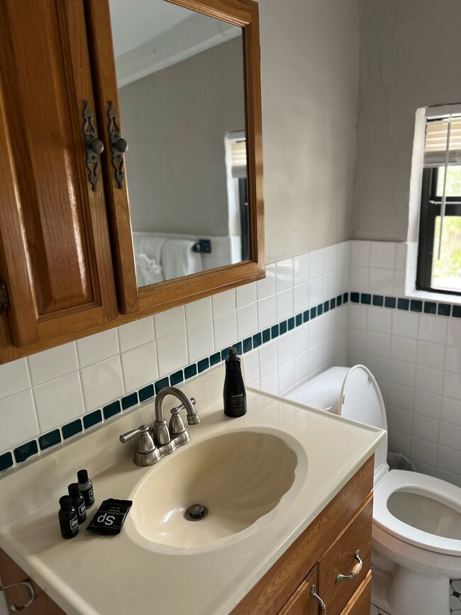 823 NE 19th Ave, Unit 3