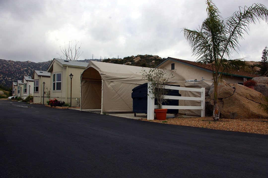 15350 Mina De Oro Rd in Poway, CA - Building Photo