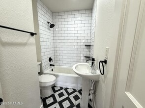 1014 Napoleon Ave in Sunset, LA - Building Photo - Building Photo