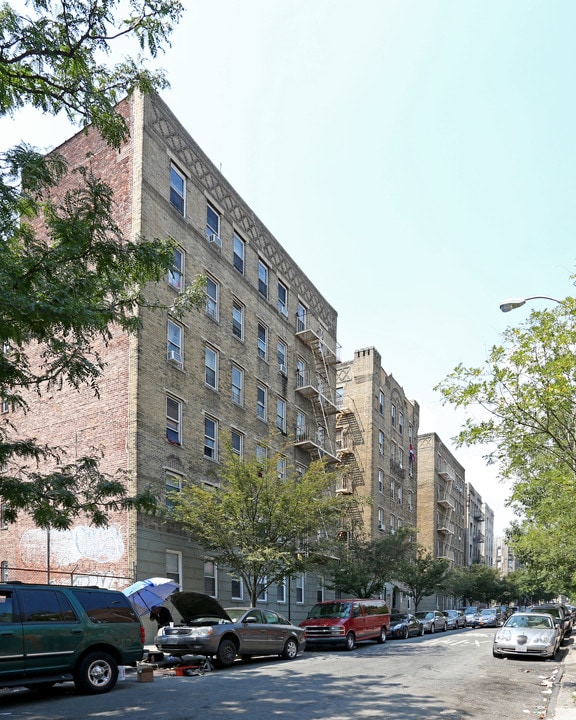 514 W 211th St in New York, NY - Building Photo