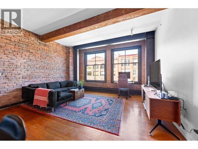 310 Water St in Vancouver, BC - Building Photo - Building Photo