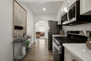 1524 N Sycamore St, Unit 4 in Santa Ana, CA - Building Photo
