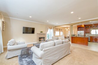 1805 Speyer Ln in Redondo Beach, CA - Building Photo - Building Photo