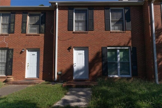 property at 721 Redland Dr