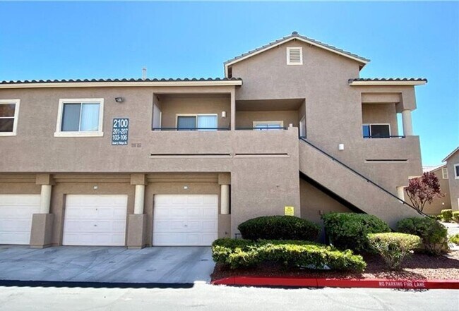2100 Quarry Ridge St in Las Vegas, NV - Foto de edificio - Building Photo
