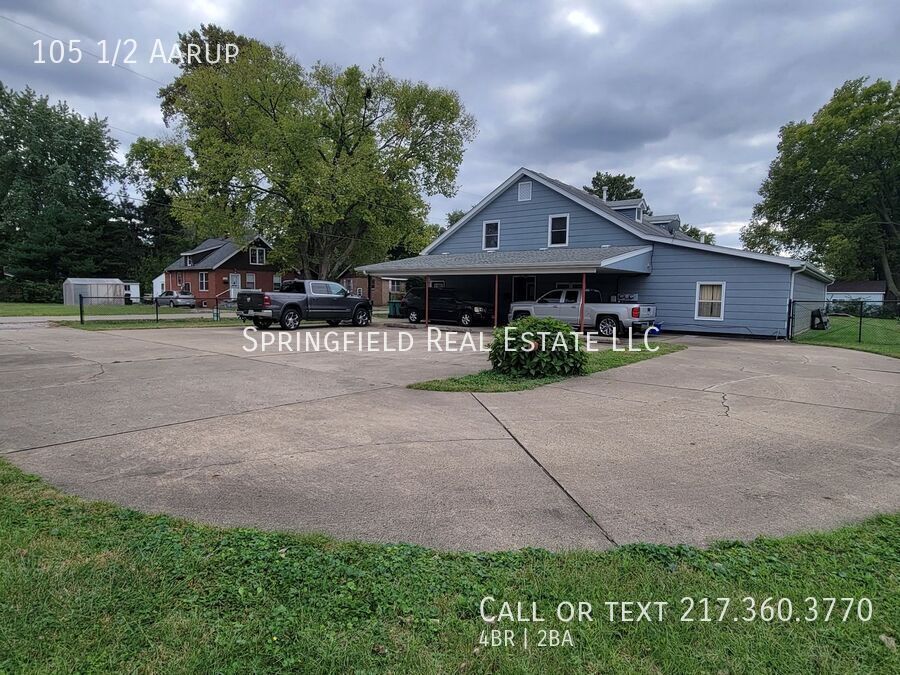 105 1/2 Aarup St in Springfield, IL - Building Photo