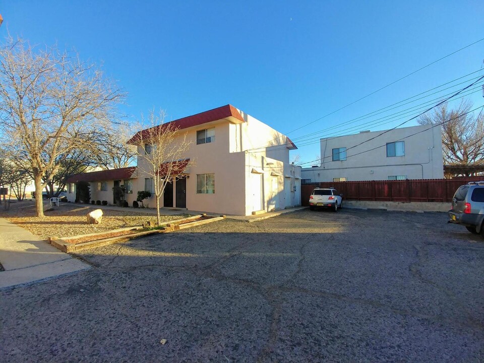 1041 Utah St NE in Albuquerque, NM - Building Photo