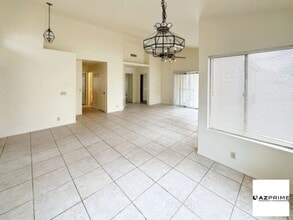 8910 W Peoria Ave in Peoria, AZ - Building Photo - Building Photo