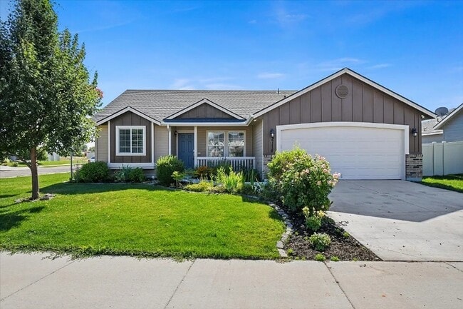 property at 2114 N Rosedust Dr