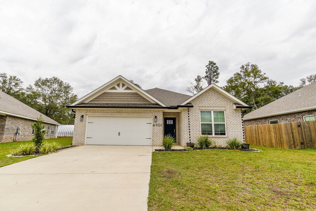 4434 Jude Way in Pace, FL - Building Photo