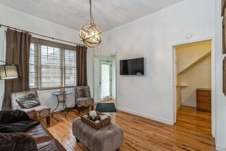 2459 N Clybourn Ave in Chicago, IL - Building Photo - Building Photo