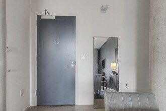 2115 Yeaman Pl, Unit 409 in Nashville, TN - Foto de edificio - Building Photo