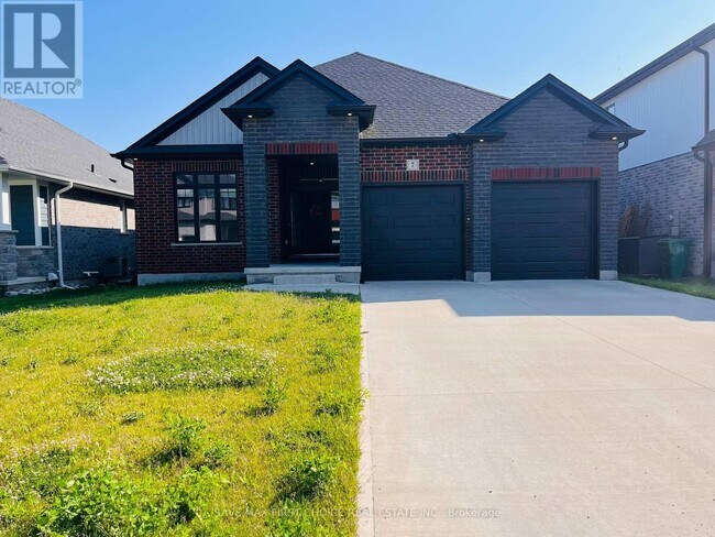 property at 7 Rea Ct