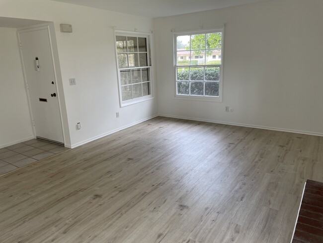 4150 Lake Harbor Ln, Unit 4150 Lake Harbor Ln. in Westlake Village, CA - Building Photo - Building Photo