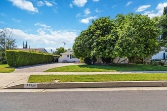 23020 Haynes St in Los Angeles, CA - Building Photo - Building Photo