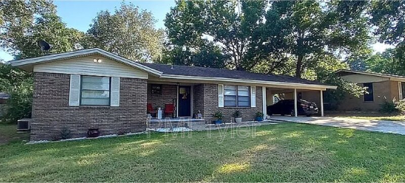 509 Colonial Dr in Athens, TX - Building Photo