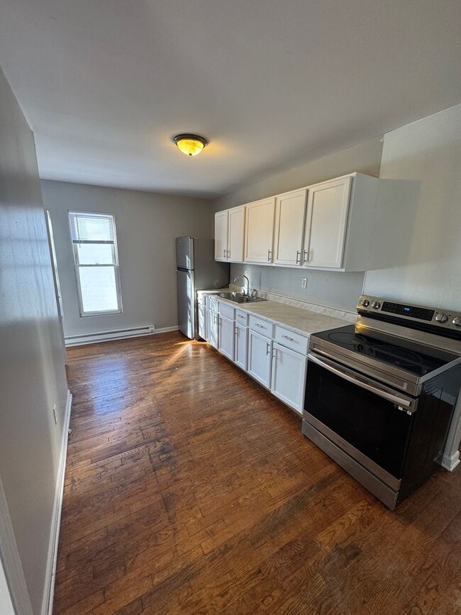 property at 305 S 4th St