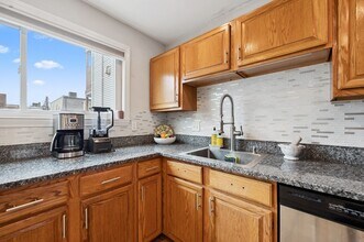 451 E 8th St, Unit 451 in Boston, MA - Building Photo - Building Photo